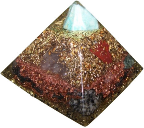 Orgonit-Pyramide, Kantenlänge: ca.9 x 9cm, Höhe: ca.8 cm